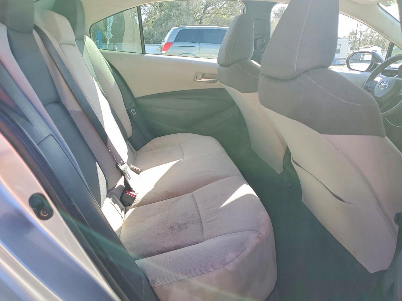 2021 TOYOTA COROLLA LE photo 10
