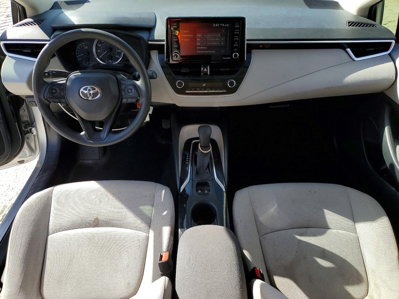 2021 TOYOTA COROLLA LE photo 8