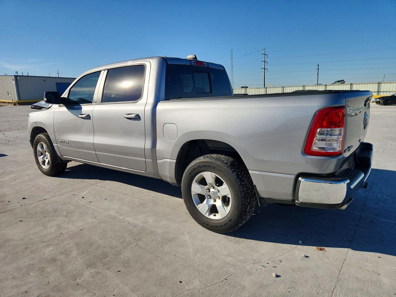 2021 RAM 1500 BIG HORN photo 3