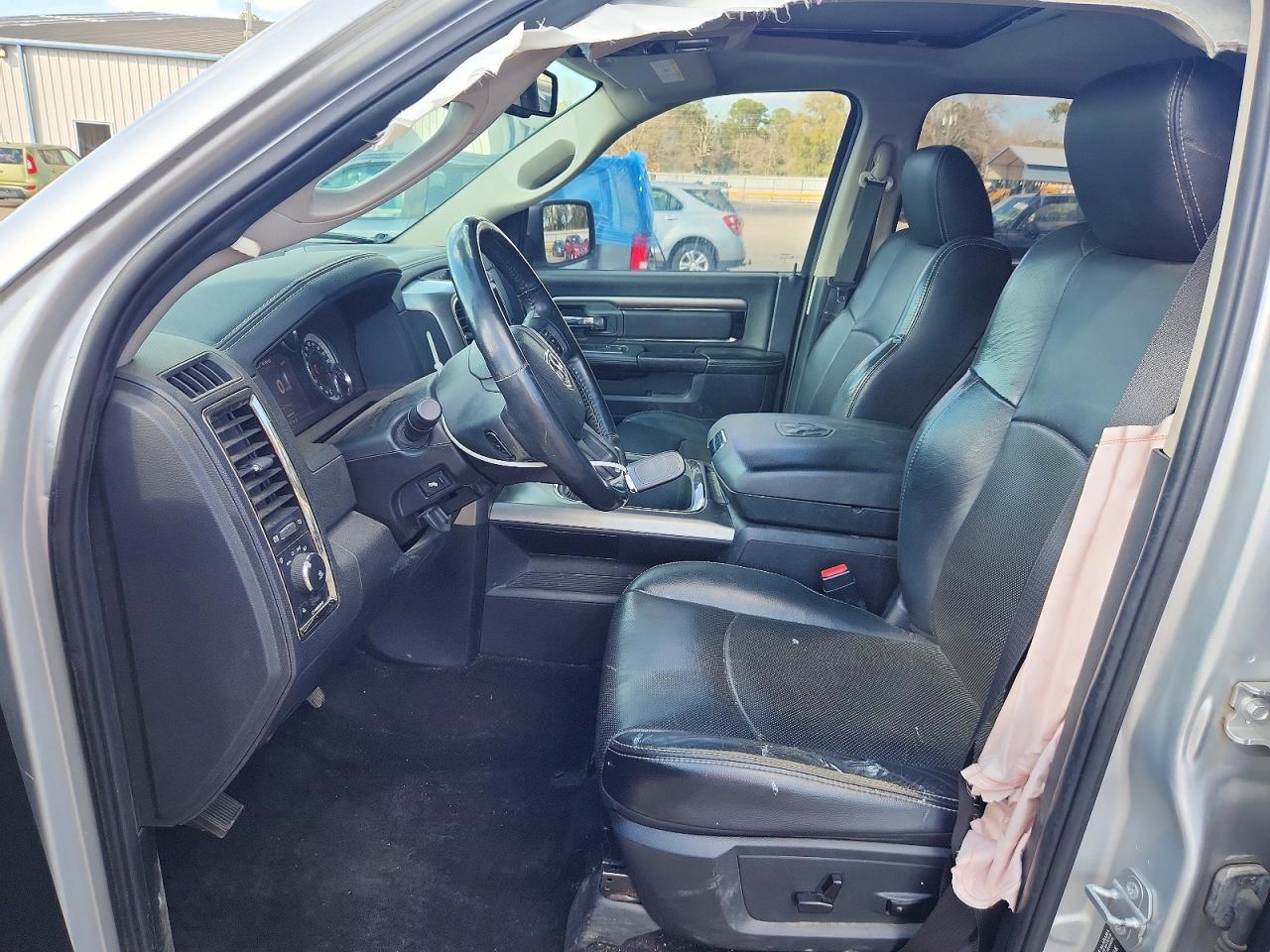 2016 RAM 1500 SPORT photo 7
