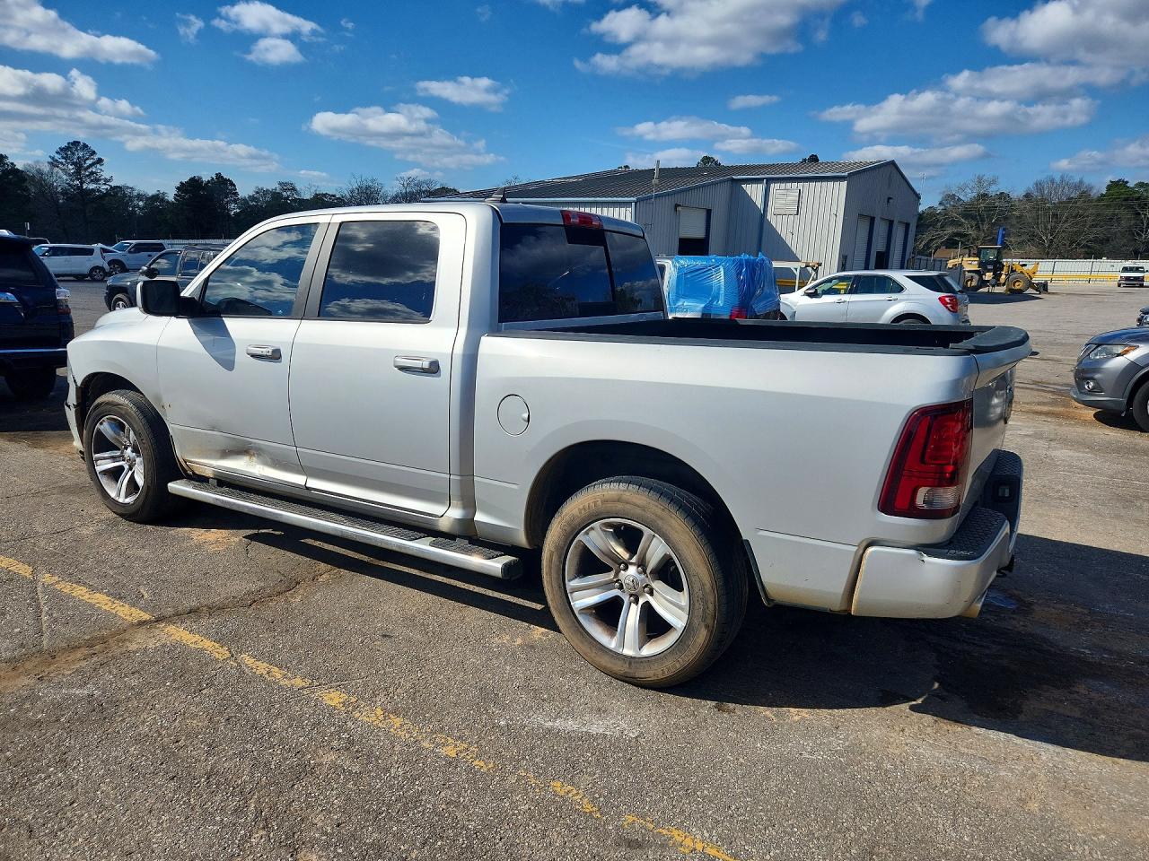 2016 RAM 1500 SPORT photo 2