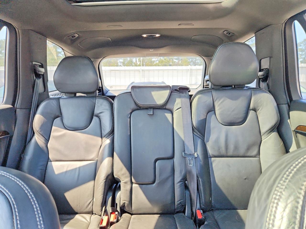 2016 VOLVO XC90 T6 photo 19