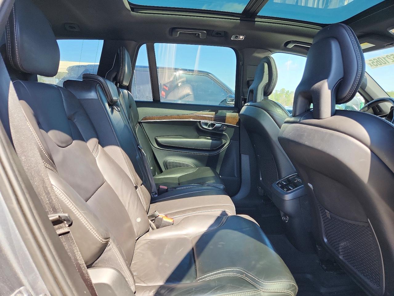 2016 VOLVO XC90 T6 photo 21