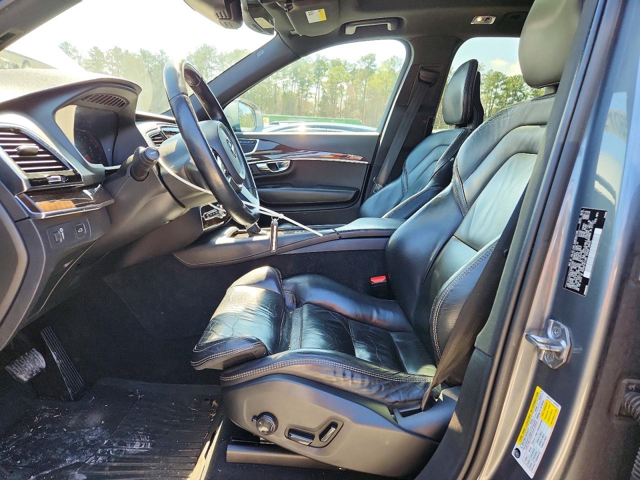 2016 VOLVO XC90 T6 photo 13