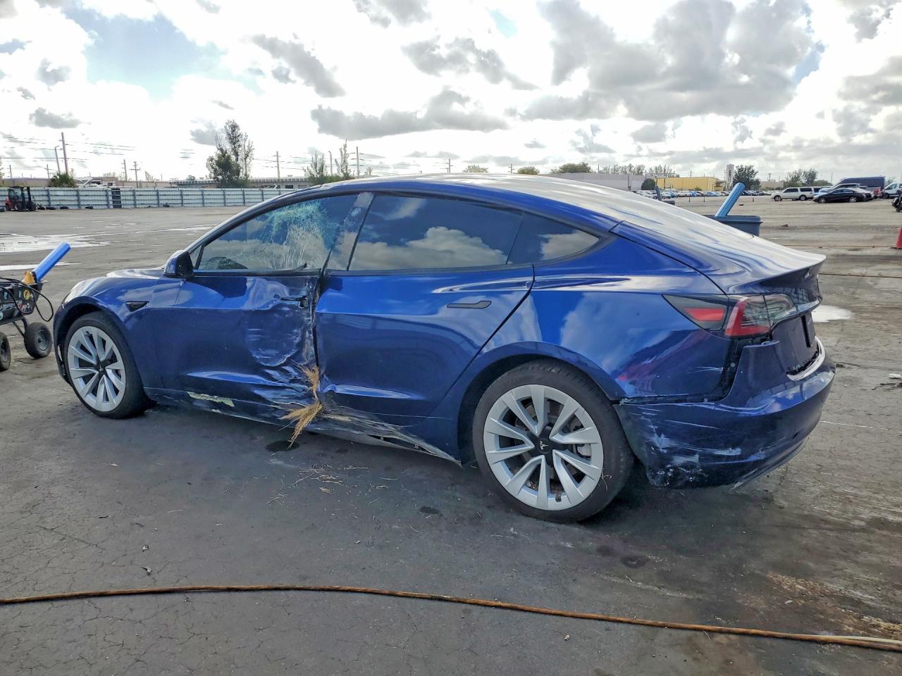 2023 TESLA MODEL 3 photo 4