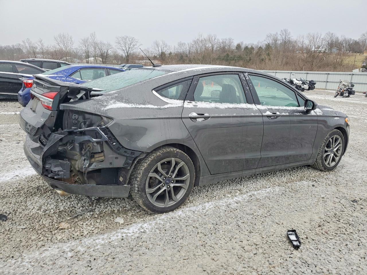 2017 FORD FUSION SE photo 3
