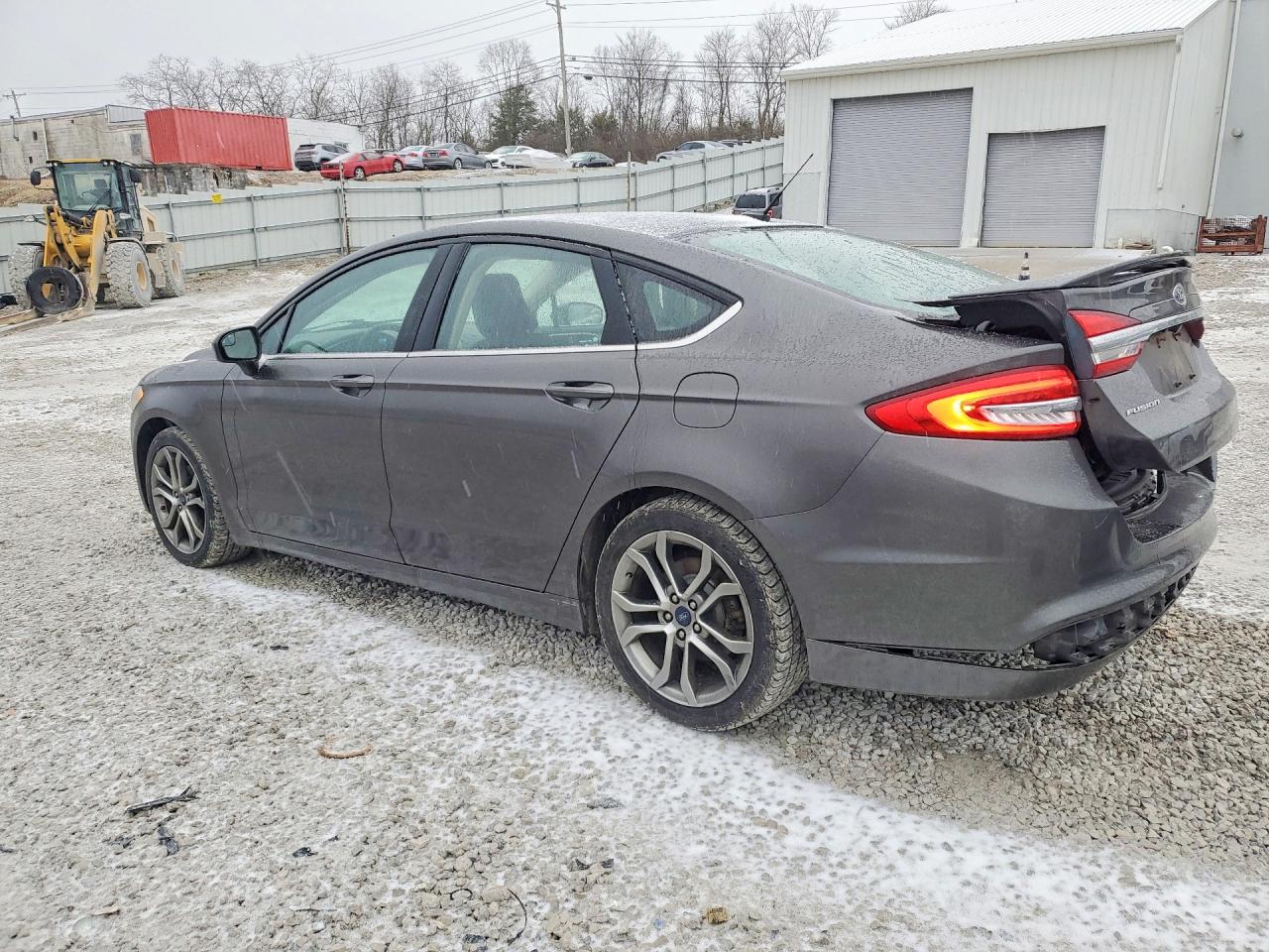 2017 FORD FUSION SE photo 2