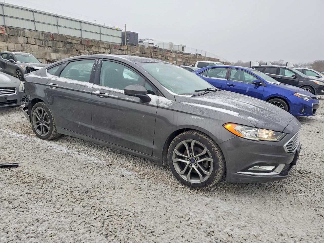 2017 FORD FUSION SE photo 4