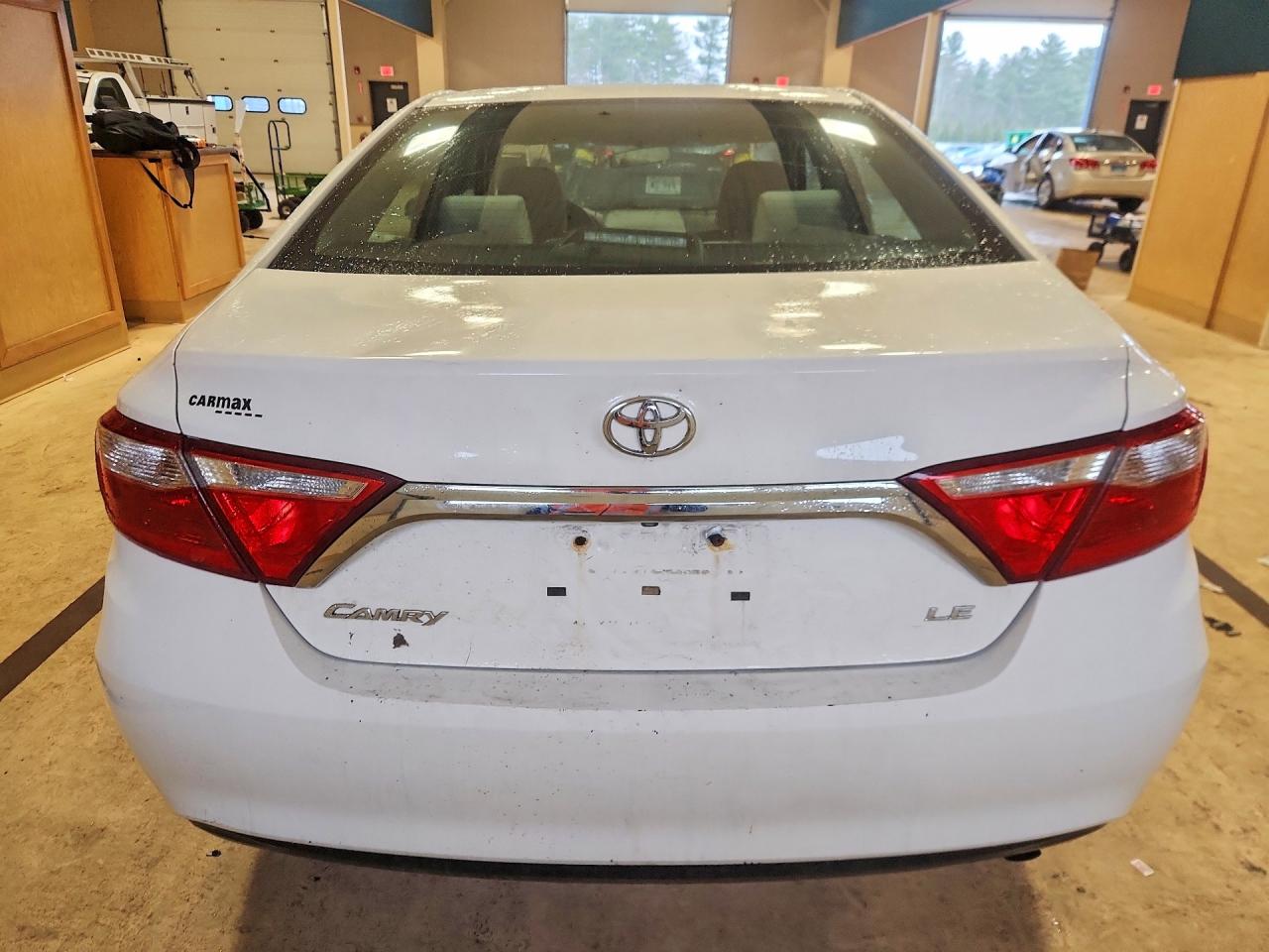 2017 TOYOTA CAMRY LE photo 11
