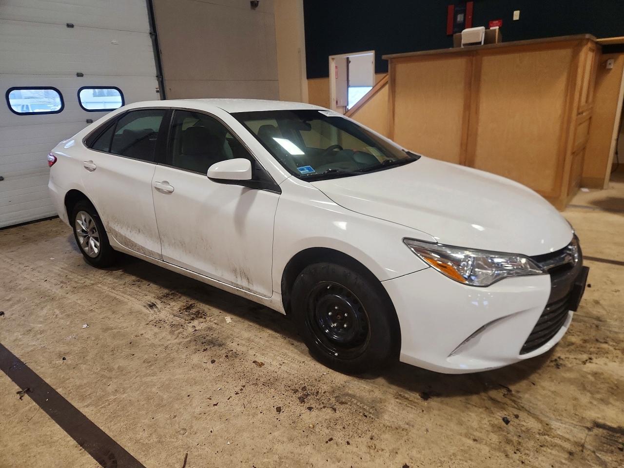 2017 TOYOTA CAMRY LE photo 7