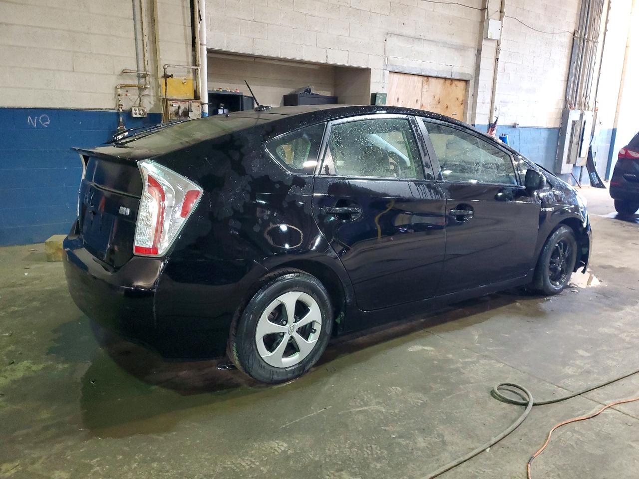 2015 TOYOTA PRIUS THREE photo 5