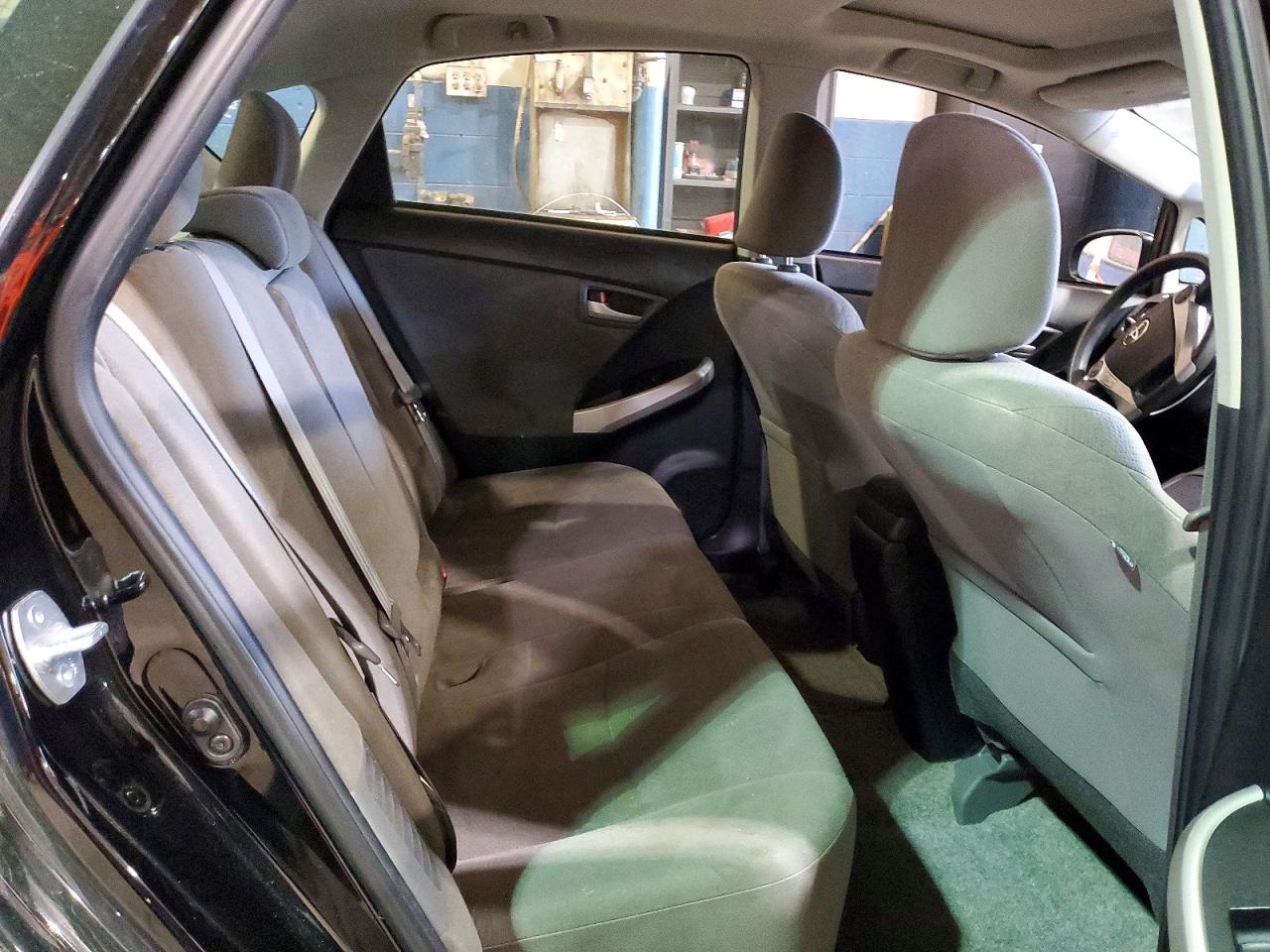 2015 TOYOTA PRIUS THREE photo 21