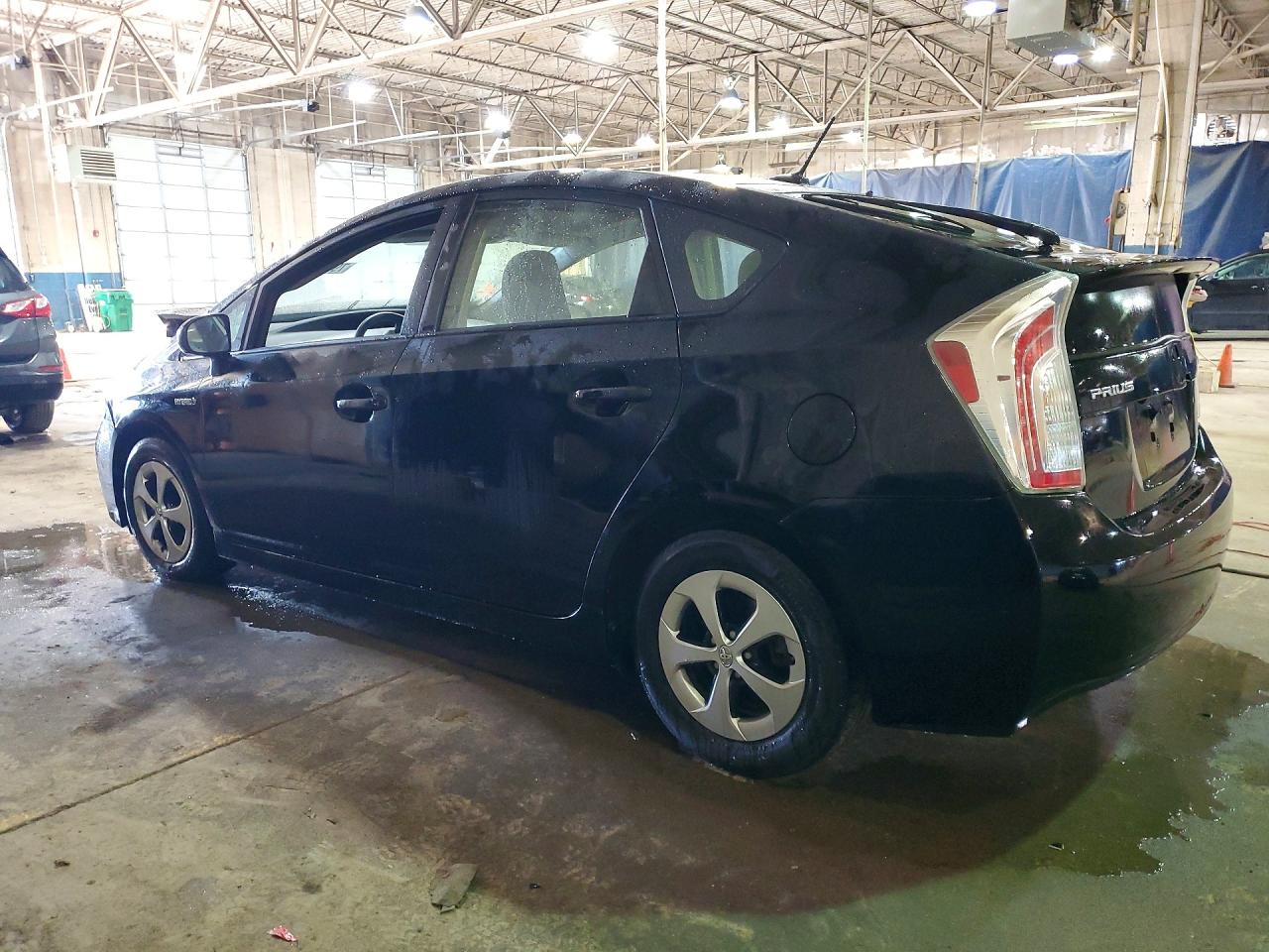 2015 TOYOTA PRIUS THREE photo 3