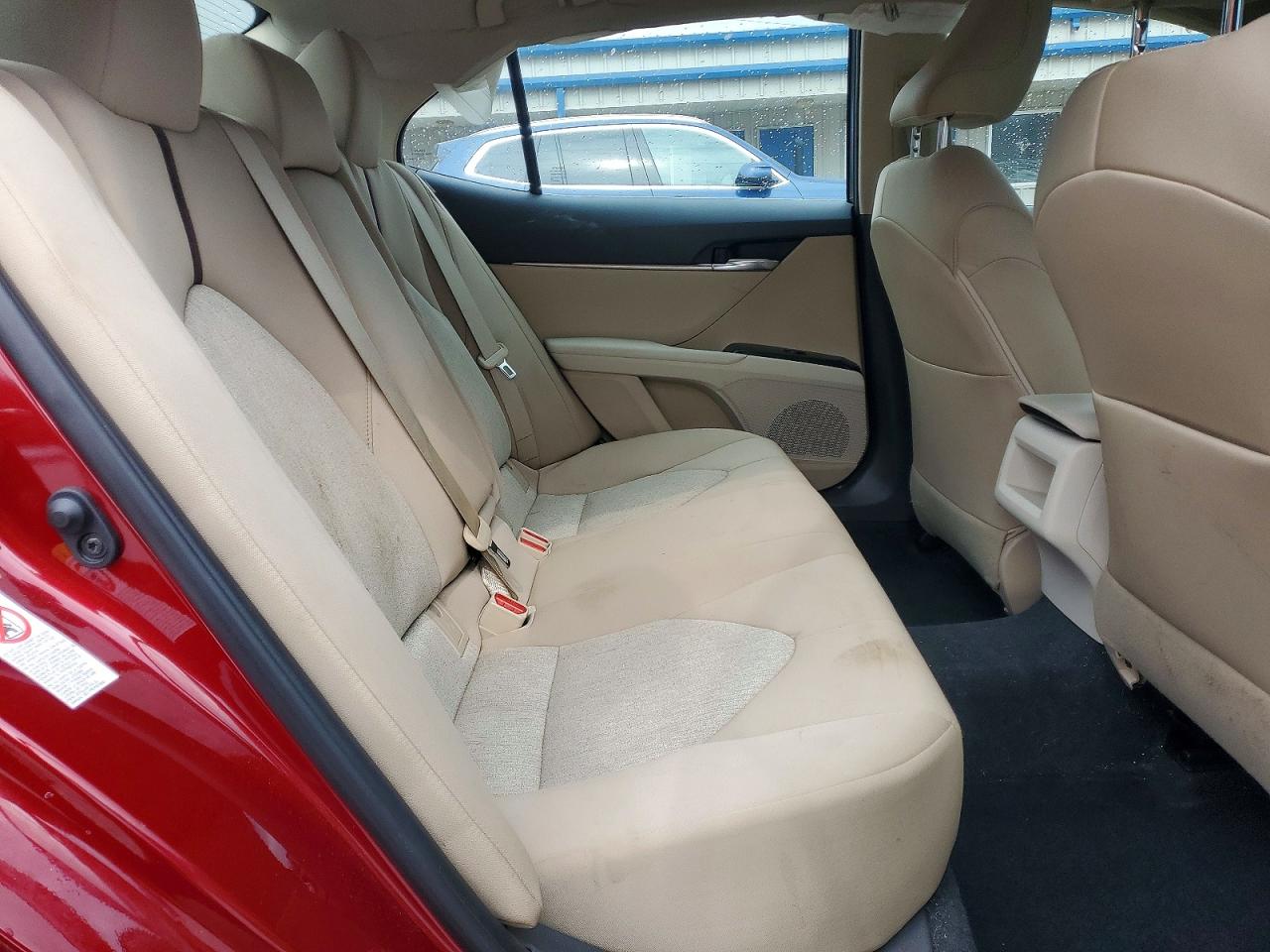 2018 TOYOTA CAMRY LE photo 19
