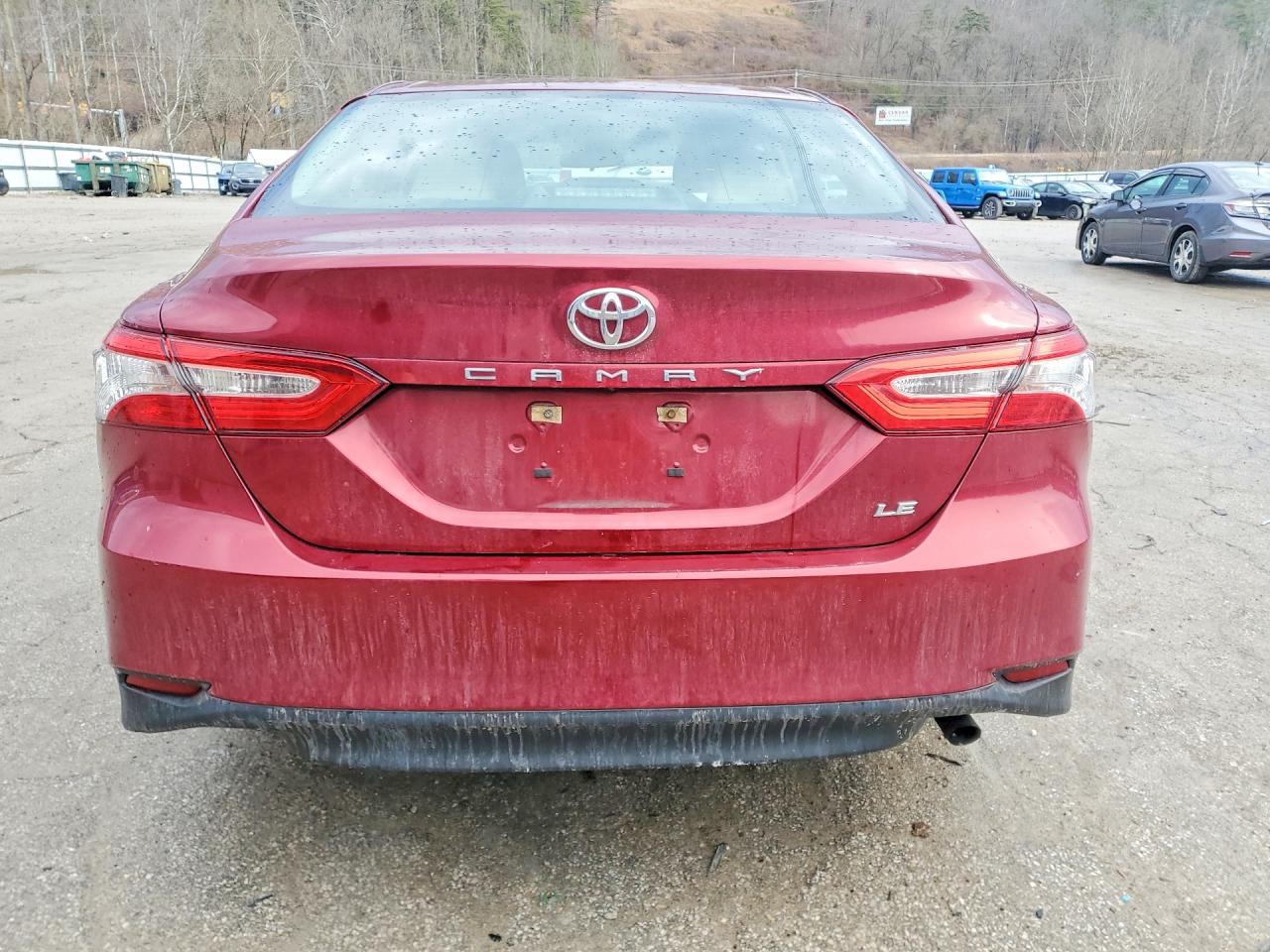 2018 TOYOTA CAMRY LE photo 11