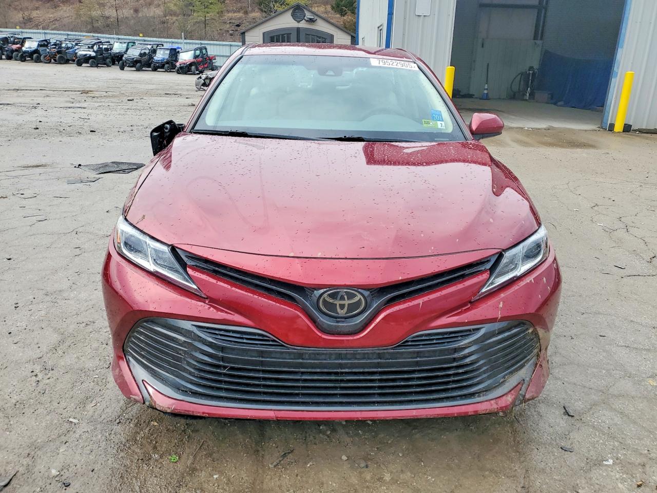 2018 TOYOTA CAMRY LE photo 9
