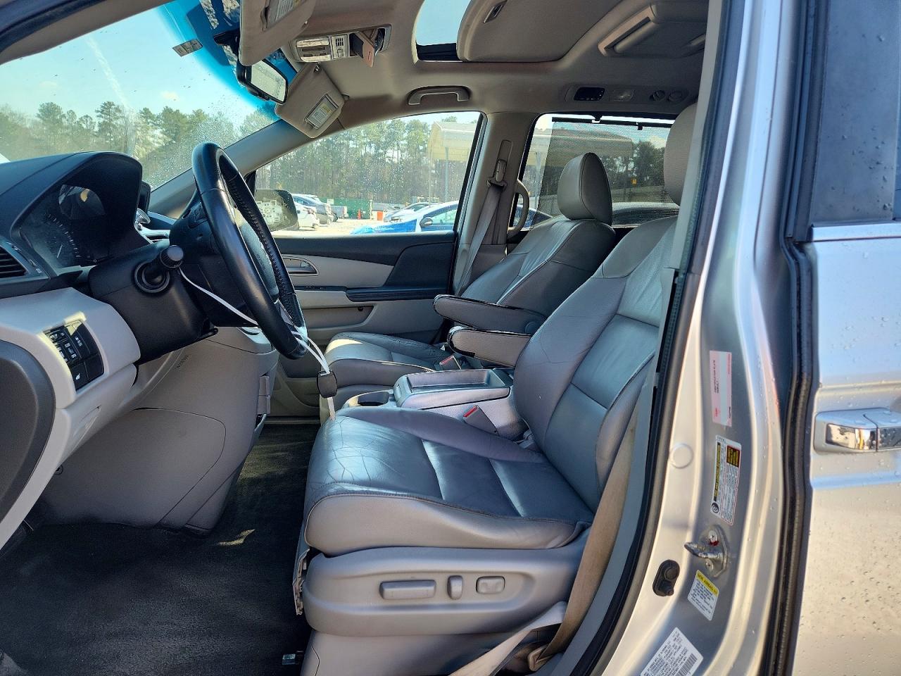 2012 HONDA ODYSSEY EXL photo 7