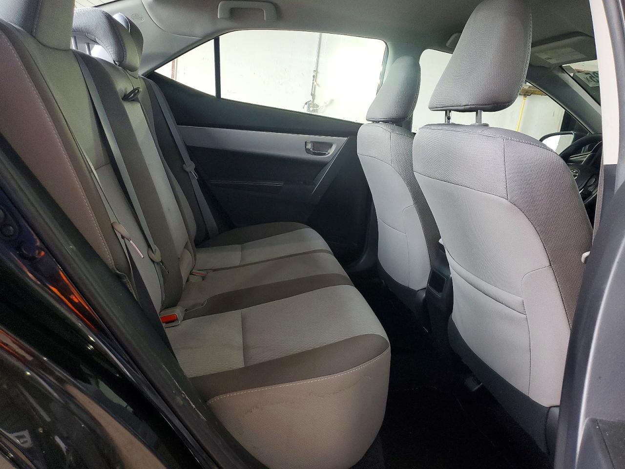 2018 TOYOTA COROLLA LE photo 19