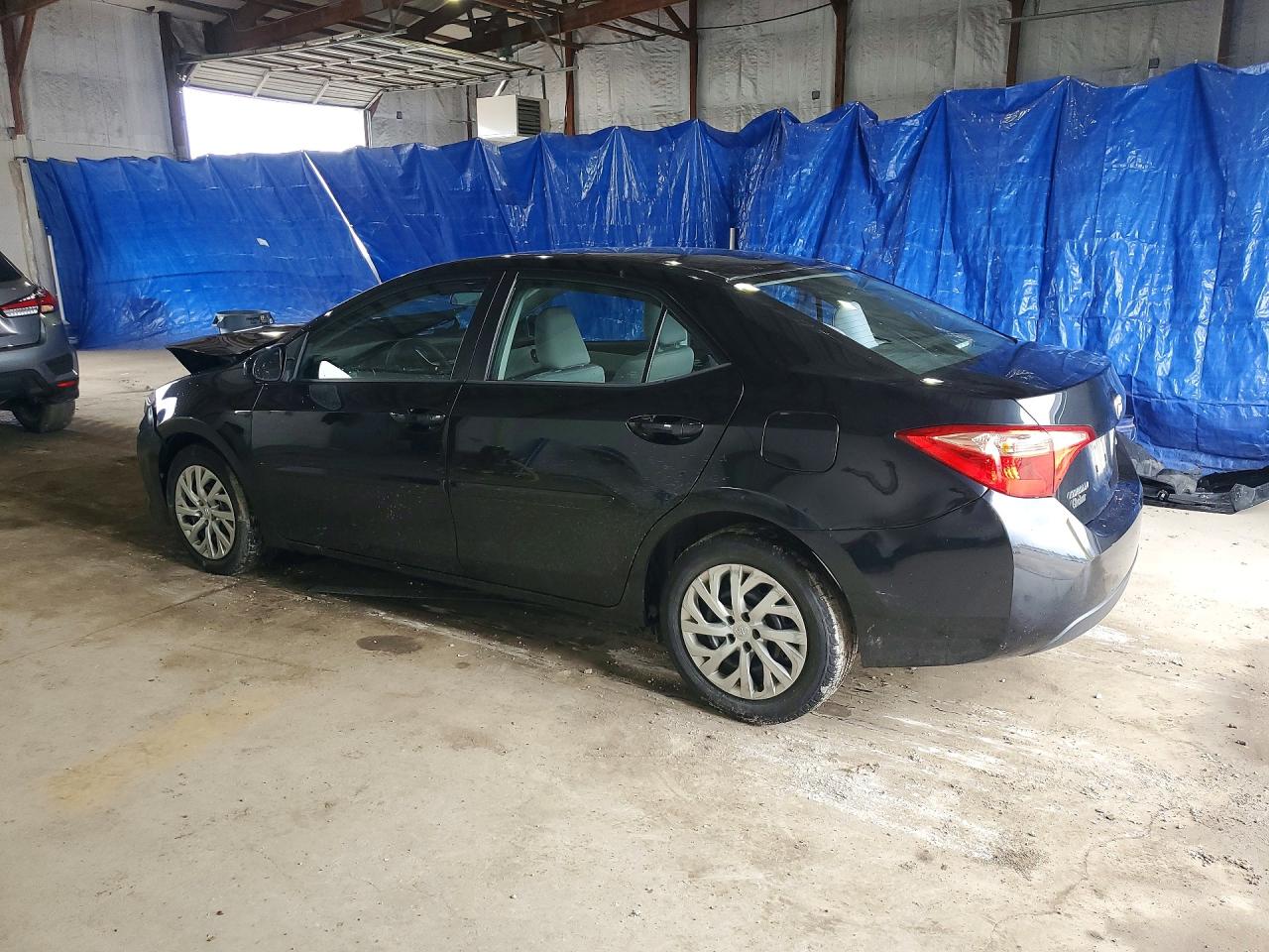 2018 TOYOTA COROLLA LE photo 3