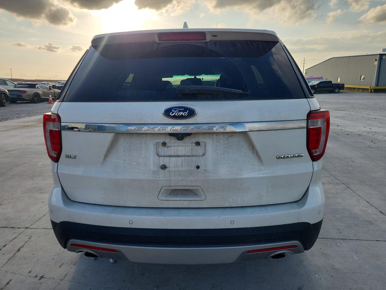2016 FORD EXPLORER XLT photo 11