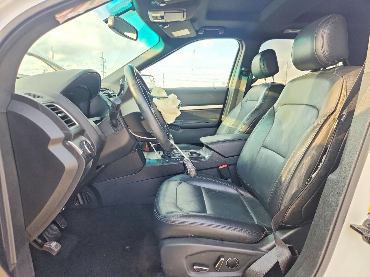 2016 FORD EXPLORER XLT photo 13
