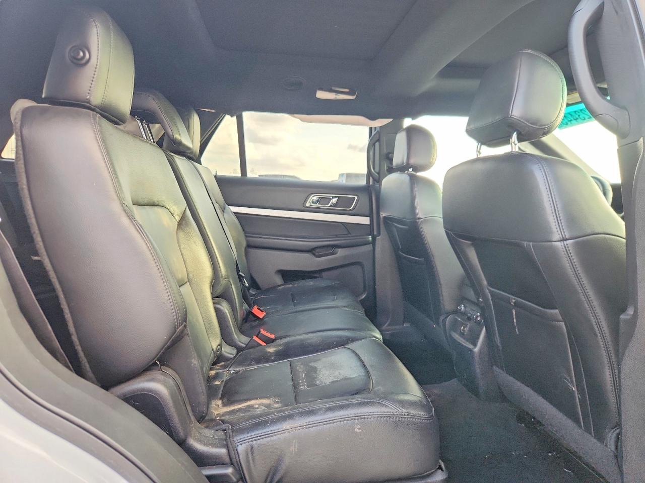2016 FORD EXPLORER XLT photo 21
