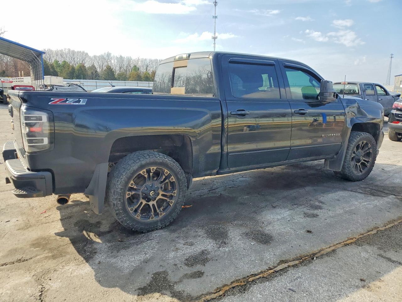 2017 CHEVROLET SILVERADO K1500 LT photo 5