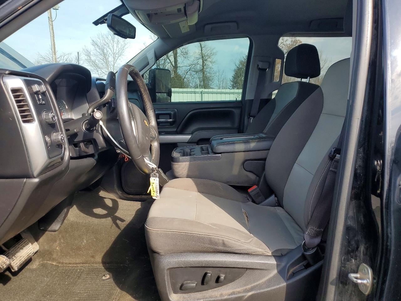 2017 CHEVROLET SILVERADO K1500 LT photo 13