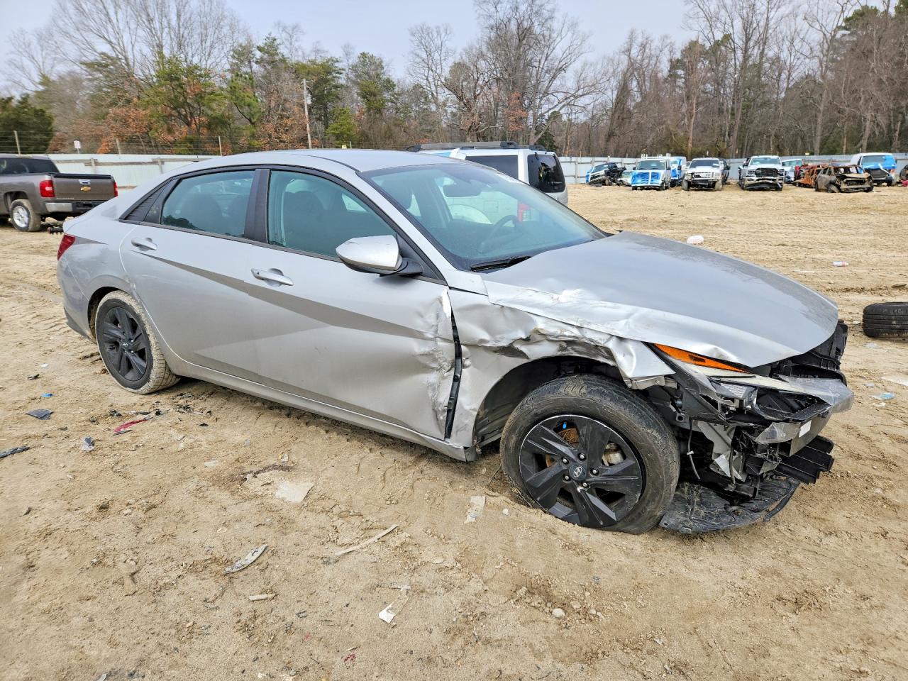2022 HYUNDAI ELANTRA SEL photo 4