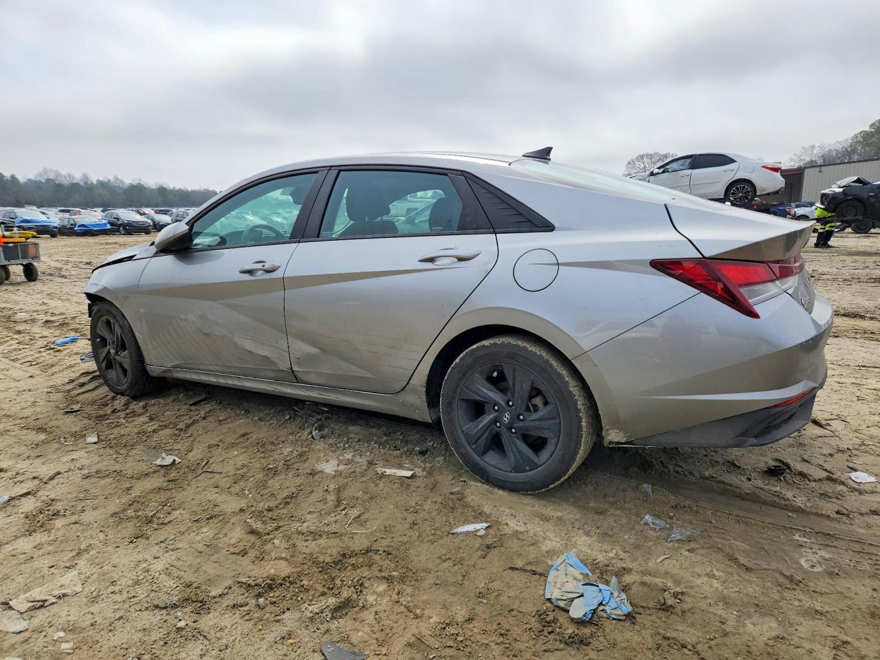 2022 HYUNDAI ELANTRA SEL photo 2