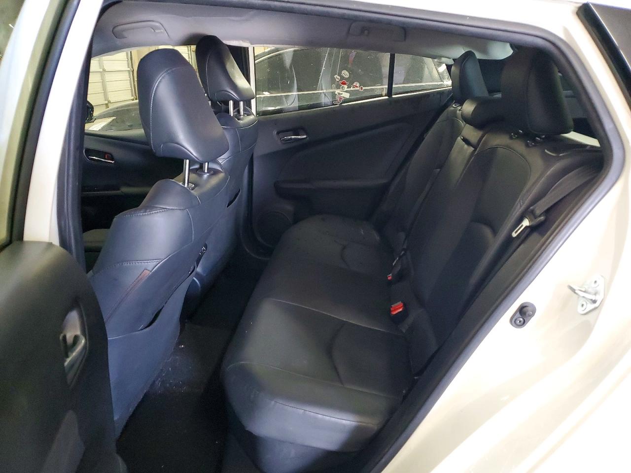 2019 TOYOTA PRIUS XLE AWD-E photo 11