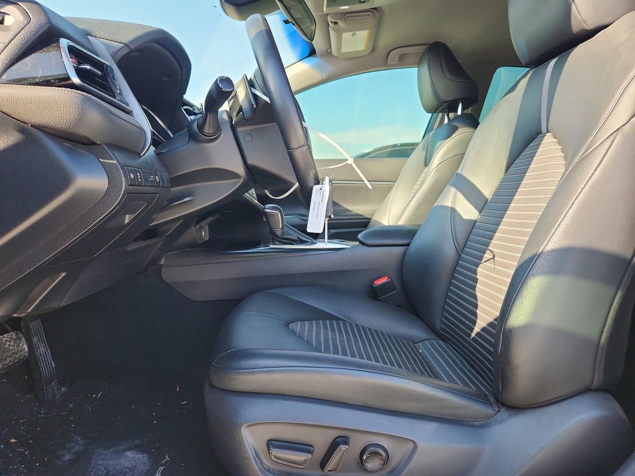 2018 TOYOTA CAMRY SE photo 13