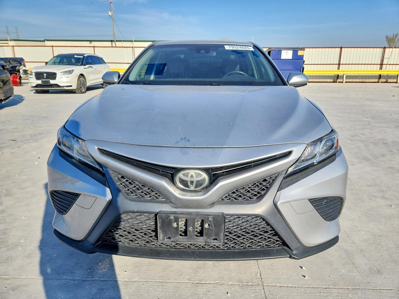 2018 TOYOTA CAMRY SE photo 9