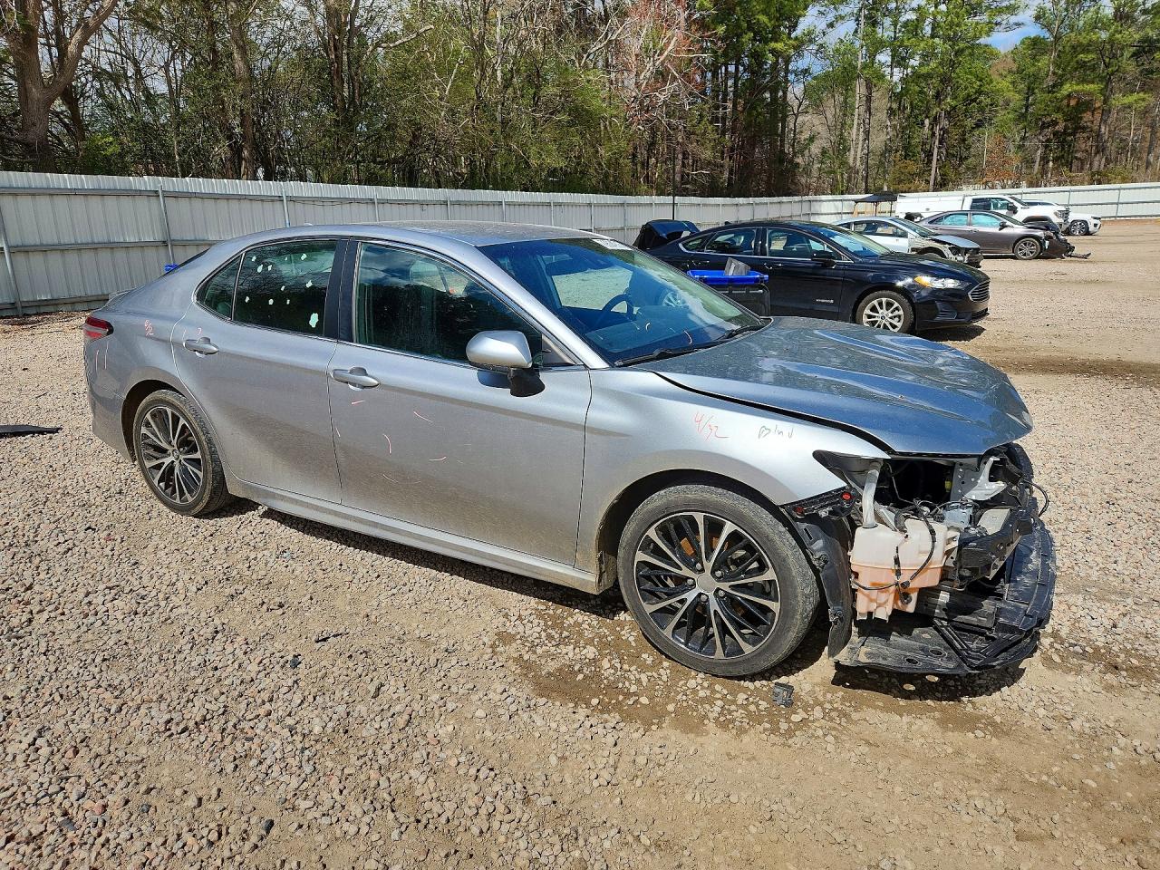 2020 TOYOTA CAMRY SE photo 10