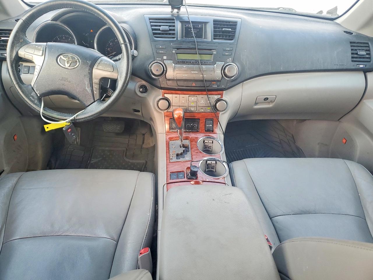 2010 TOYOTA HIGHLANDER LIMITED photo 22
