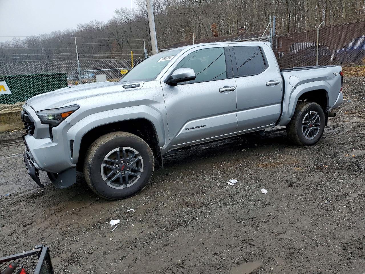 2024 TOYOTA TACOMA TRD SPORT HV photo 2