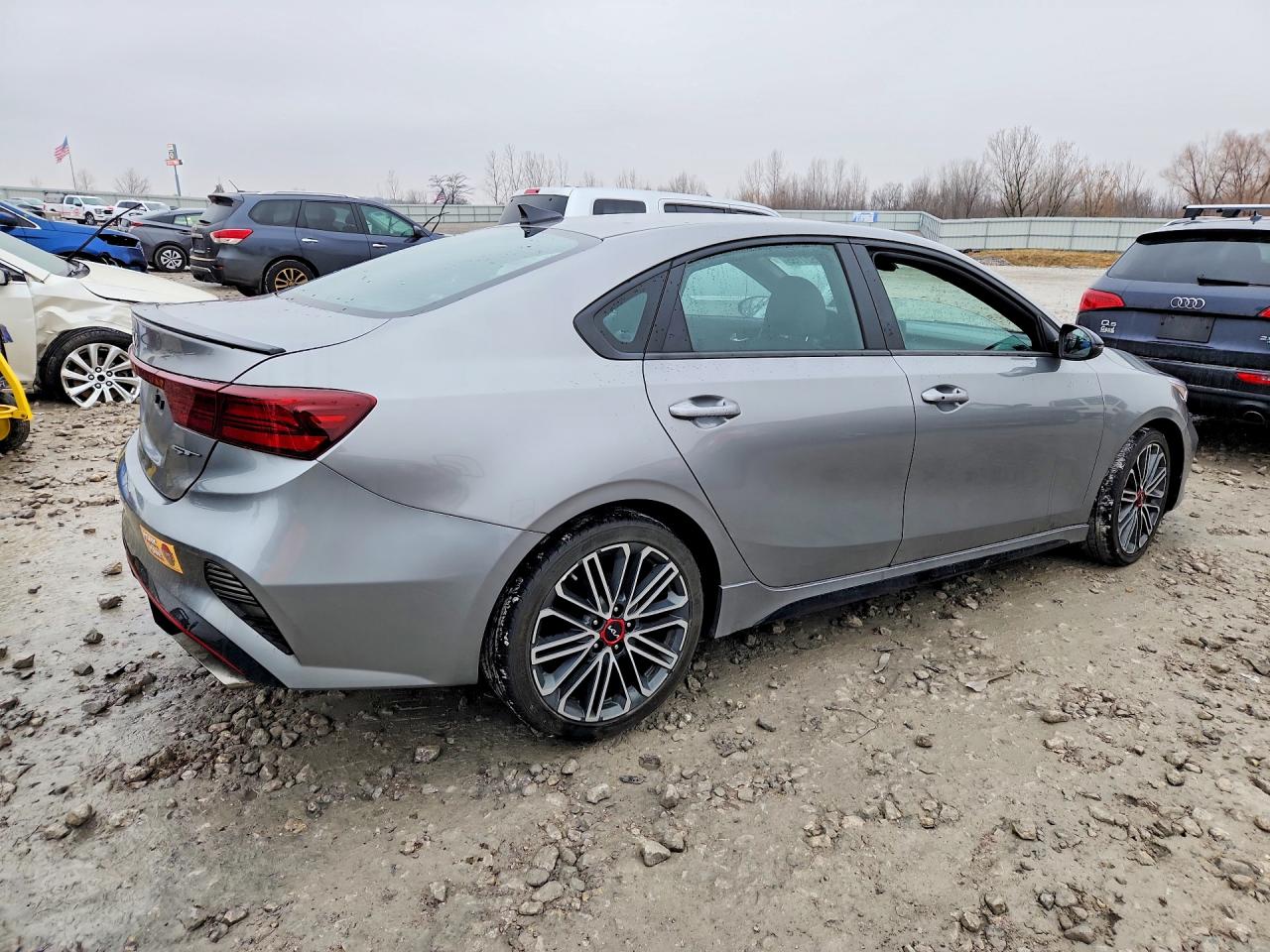 2023 KIA FORTE GT photo 5