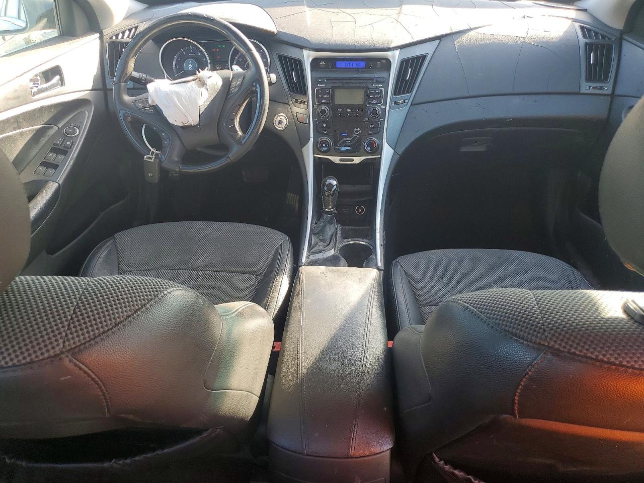 2011 HYUNDAI SONATA SE photo 15