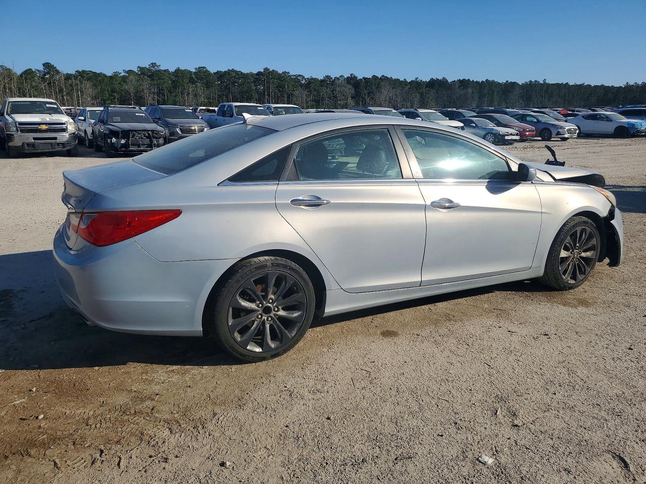 2011 HYUNDAI SONATA SE photo 5
