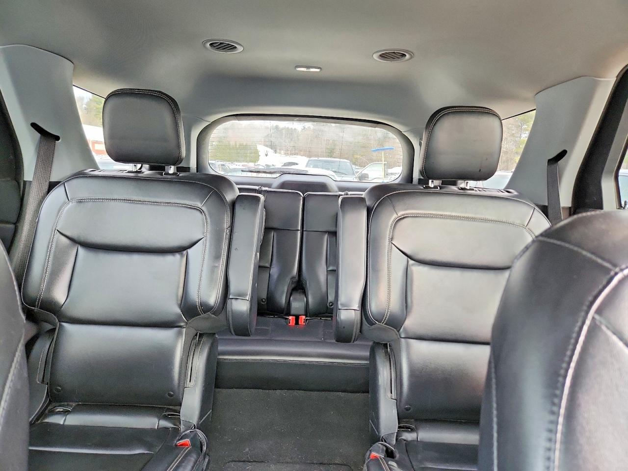 2021 FORD EXPLORER XLT photo 19