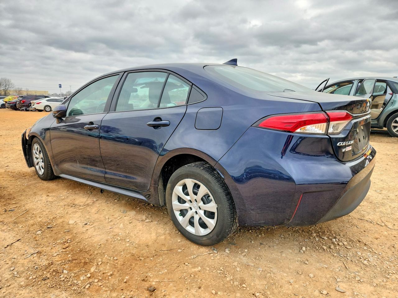 2024 TOYOTA COROLLA LE photo 2