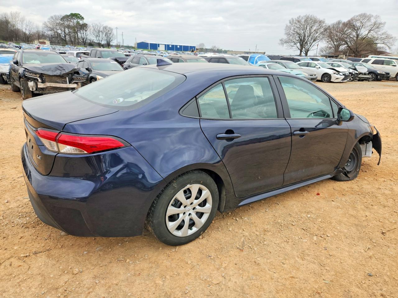 2024 TOYOTA COROLLA LE photo 3