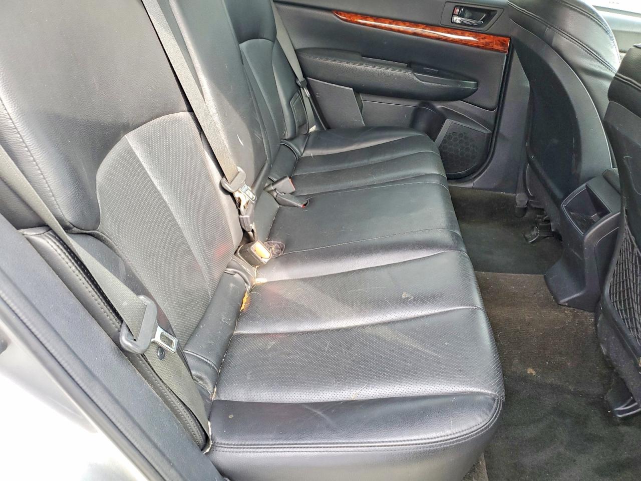 2011 SUBARU OUTBACK 3.6R LIMITED photo 10