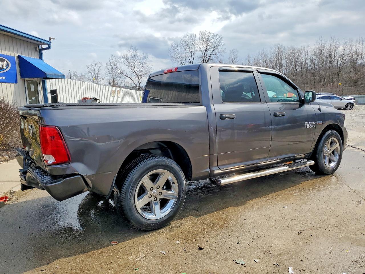 2014 RAM 1500 ST photo 3