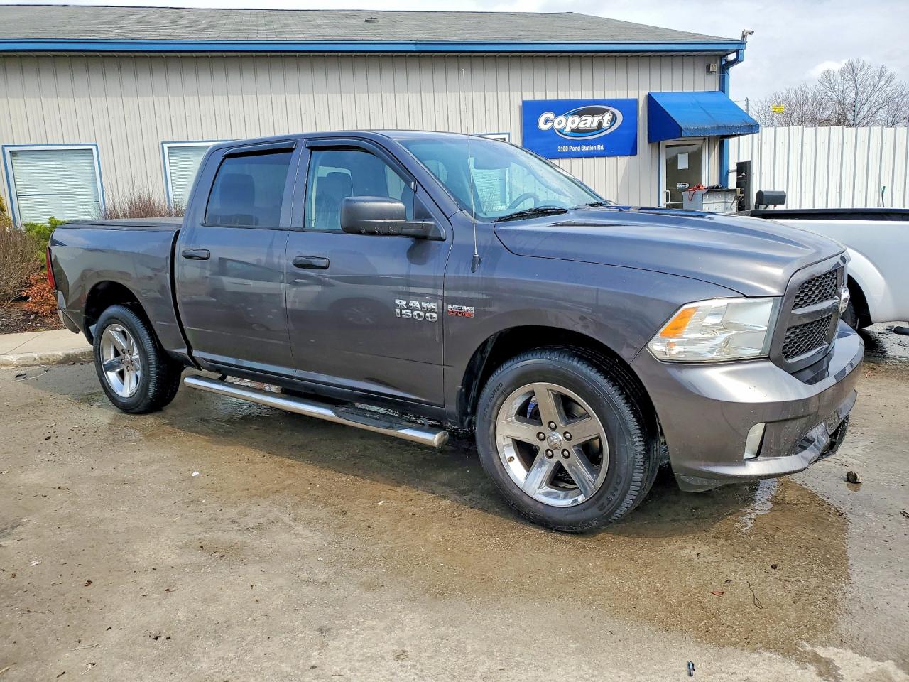 2014 RAM 1500 ST photo 4