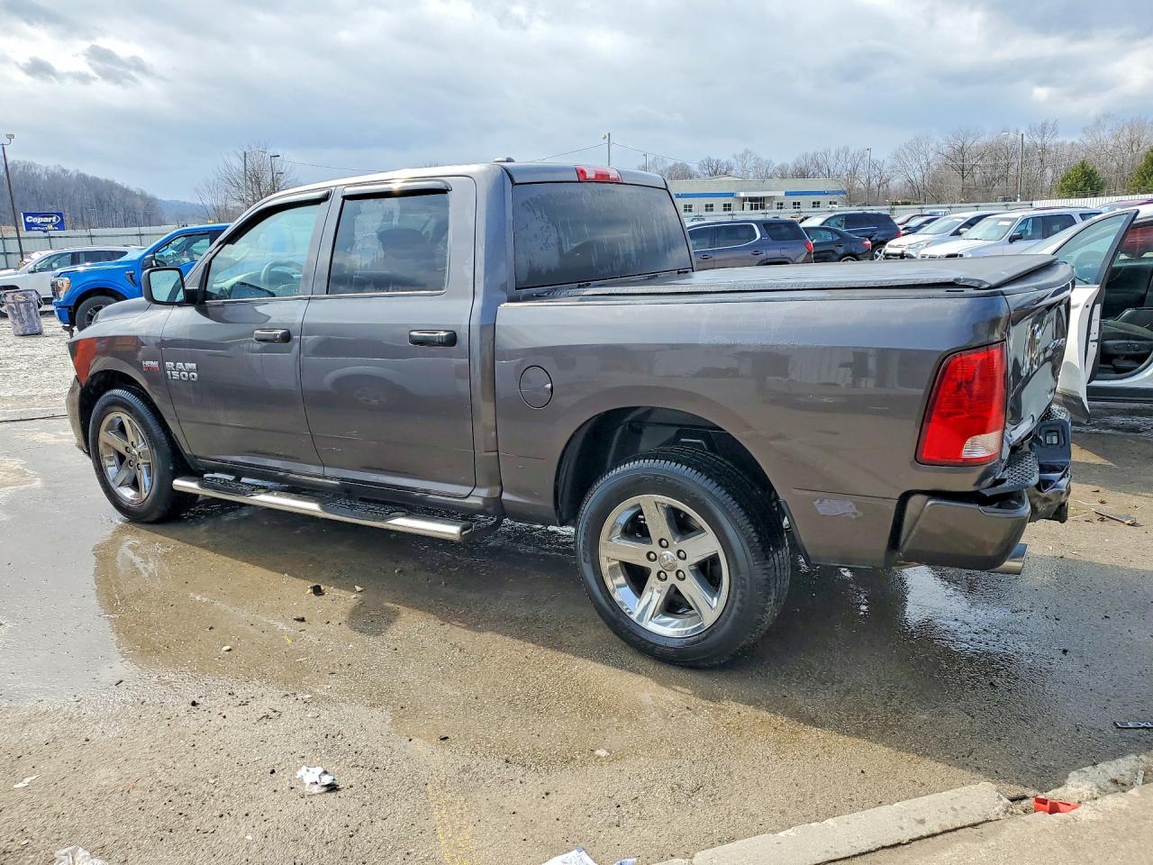2014 RAM 1500 ST photo 2