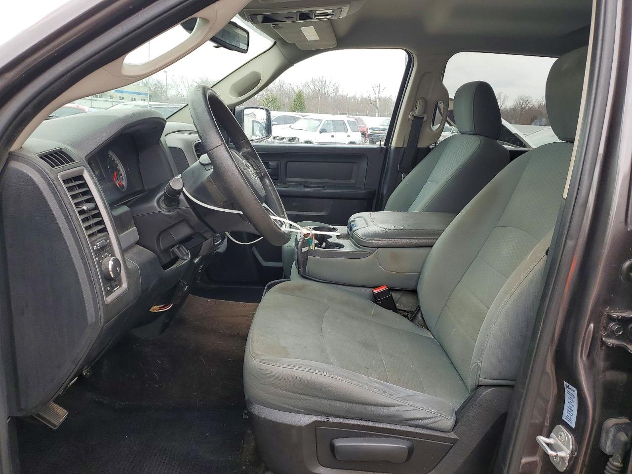 2014 RAM 1500 ST photo 7