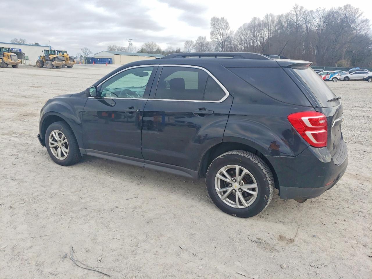 2017 CHEVROLET EQUINOX LT photo 4