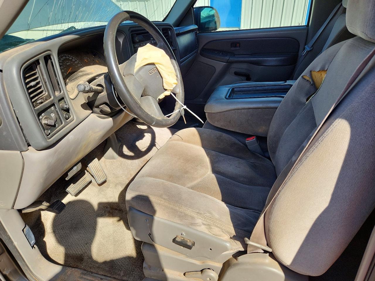2003 GMC YUKON XL C1500 photo 7