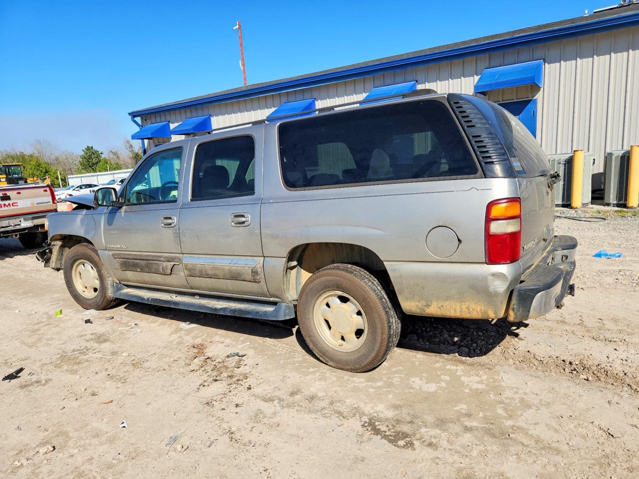 2003 GMC YUKON XL C1500 photo 2